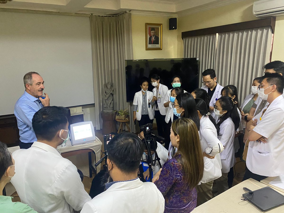 Uscom's tweet image. Today our CEO Rob Phillips delivered an impactful lecture on &quot;Sepsis, Advanced Hemodynamic Monitoring, Therapy, and Outcomes&quot; at Bali General Hospital, offering invaluable insights into advanced medical practices. #HealthcareLeadership #AdvancedMonitoring #USCOM1A #Uscom