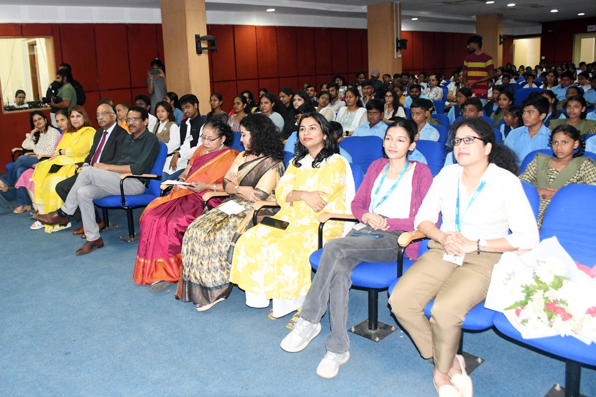 ncsmgoi's tweet image. This 10-day program aimed to provide #hands-onexperience in #climateeducation, along with underscoring the #collaborativeeffort to inspire and educate the #nextgeneration.

#Environment #Pollution #Experience #tudents #Children #valediction