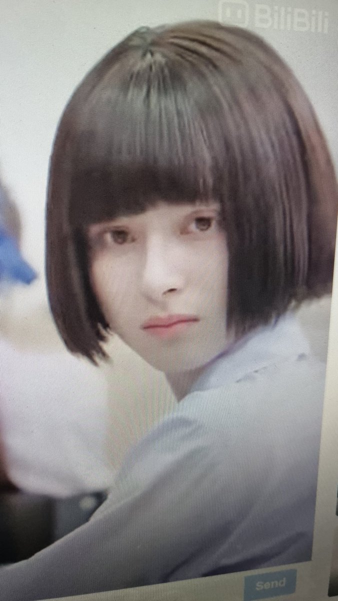 Franx_x___'s tweet photo. A Love So Beautiful Thailand daw pero Chinese yung bida. Anong ginagawa mo dyan Wen Junhui. 😭😭😭 https://t.co/RIlarpgAGL