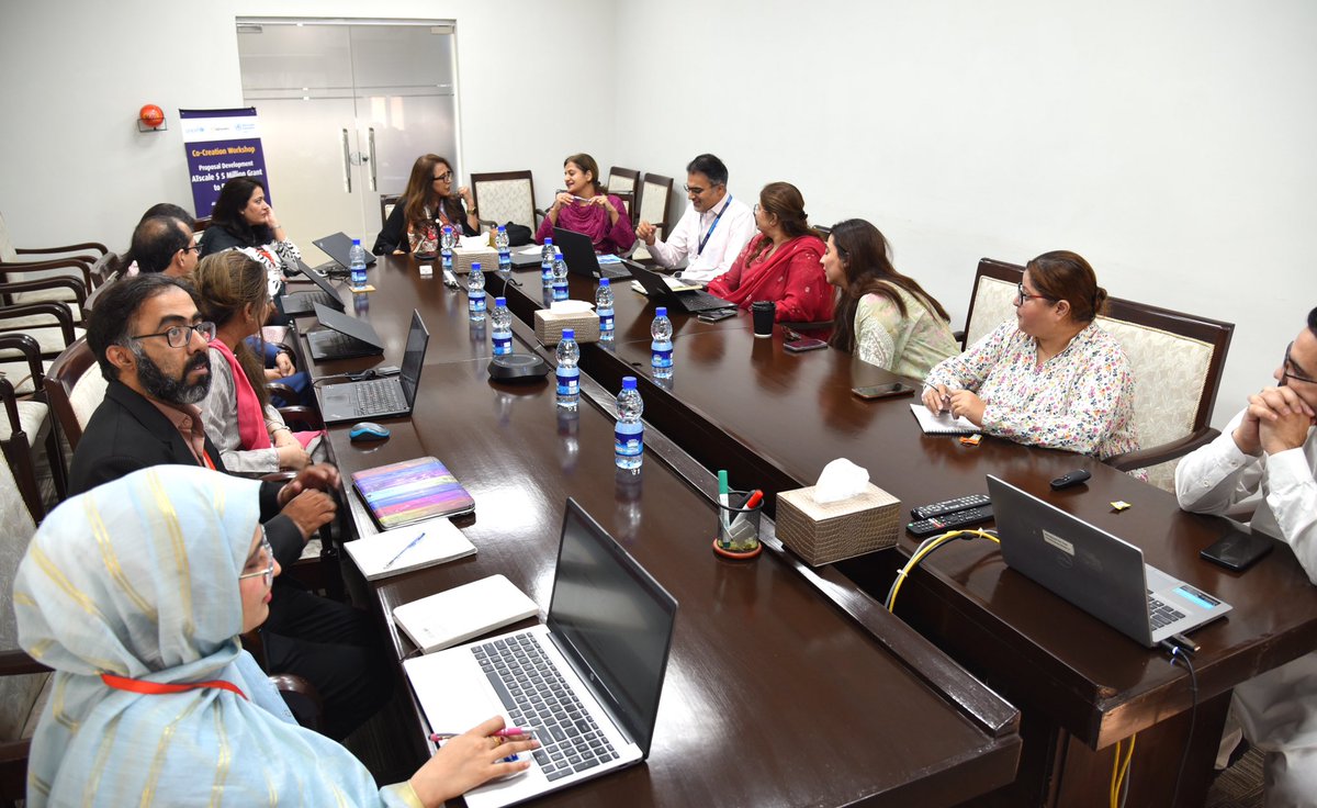 WHOPakistan's tweet photo. .@WHO will lead the consortium formulated with UNICEF &Sightsavers for joint proposal submission regarding $5m@_ATscale grant to Pakistan & for this grant utilization, @WHO organized a co-creation workshop to discuss theintegrated implementation approach. https://t.co/zUejS9B21u