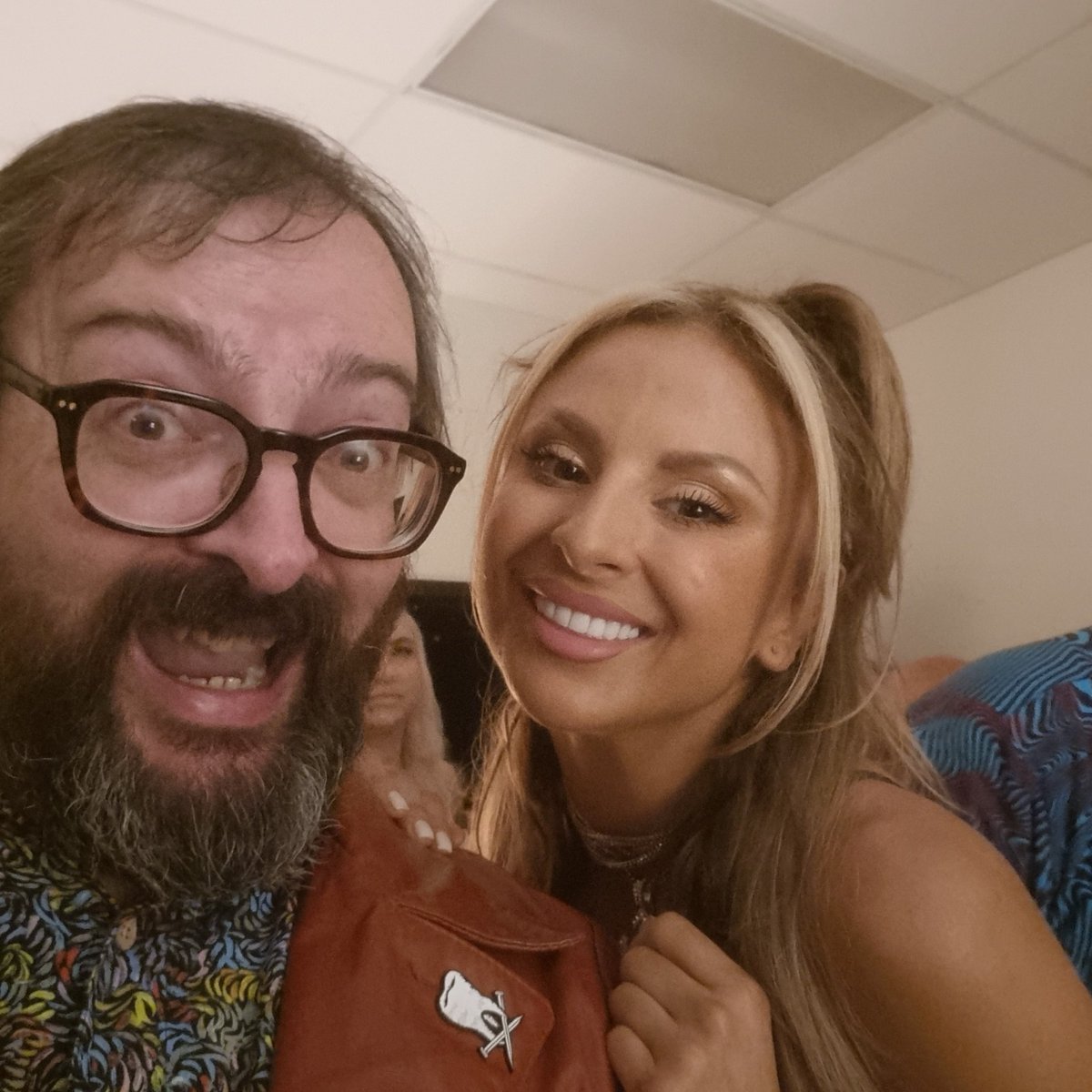 kmooreknowsmore's tweet photo. Had a great time with the All Elite improv show at the Lincoln Lodge in Chicago tonight...

Finally got to meet @ColtCabana (thanks for the shoulder massage) @RJCity1 @andycomplains Daddy Magic and internet comedian @NylaRoseBeast and got to see   @itsdanni_ellexo again! https://t.co/aHDdScivzy