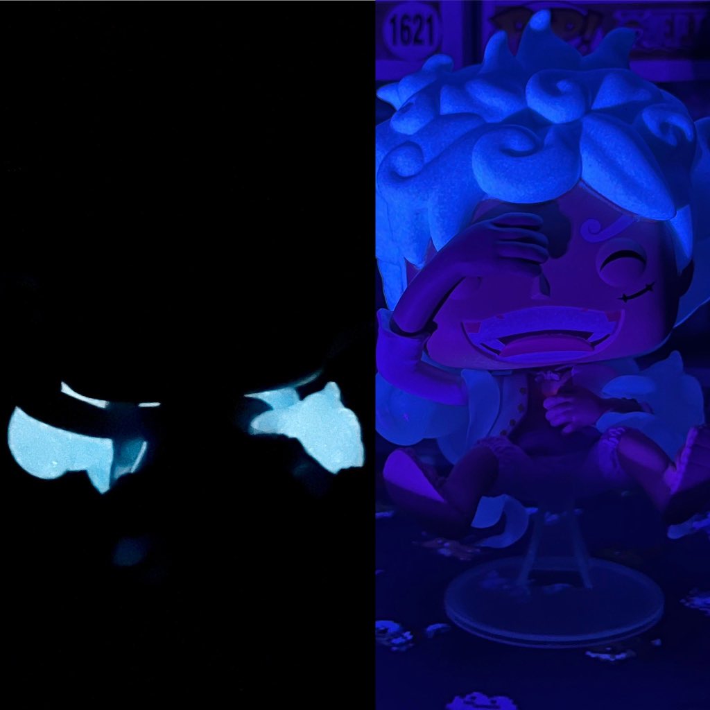 Have you checked for a possible error glow on the laughing Luffy 