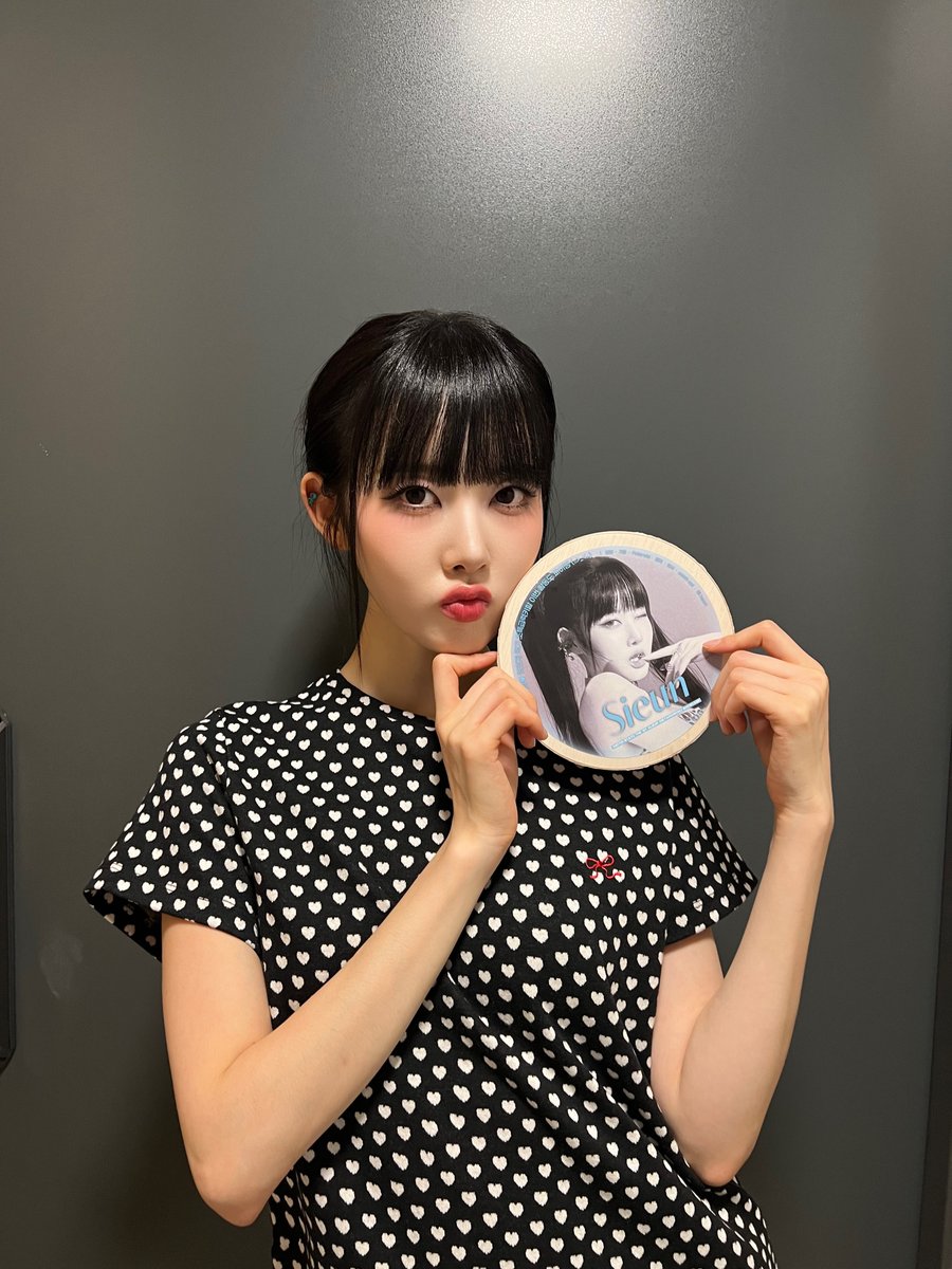 mycelebpicked's tweet photo. 🤍 스테이씨 시은 위버스 240701

🤍 티셔츠 / 론론 (RONRON)

🤍 https://t.co/FPINMuofUu

#STAYC #SIEUN #스테이씨 #시은 #RONRON #론론 #론론티셔츠 #시은티셔츠 #시은패션 #스테이씨패션 #STAYCFASHION #손민수템 https://t.co/mfjsfOwLgH