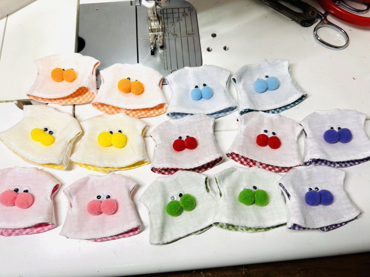 conerudoll's tweet photo. 【I Doll vol.71】　
『coneru製作所　 O21』
へんてこTシャツ詳細です。
cocoriangのpoiサイズでつくりましたが
ねんどろいどどーる
オビツ11
ピコニーモP
ねんどろいどどーるkids
カプセ���にゃんこ
も着用確認済みです🩷
めちゃくちゃ汎用性あるーww
#アイドール東京 https://t.co/5L8YHZJ5A9