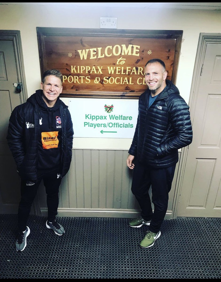 Waggataurus's tweet photo. There she is ! @kippaxwelfarerl I can’t wait for this one 💪🏉🔥 

Massive thanks to John &amp; Danny at the club for making this happen 🔥

Looking forward to running a local camp in summer get booked on kids let’s goooooo 🔥👏

Let’s fly @8AndyLynch over for this one 😂✈️❤️🕺🏼🔥🏉 https://t.co/GeODeAQTxt