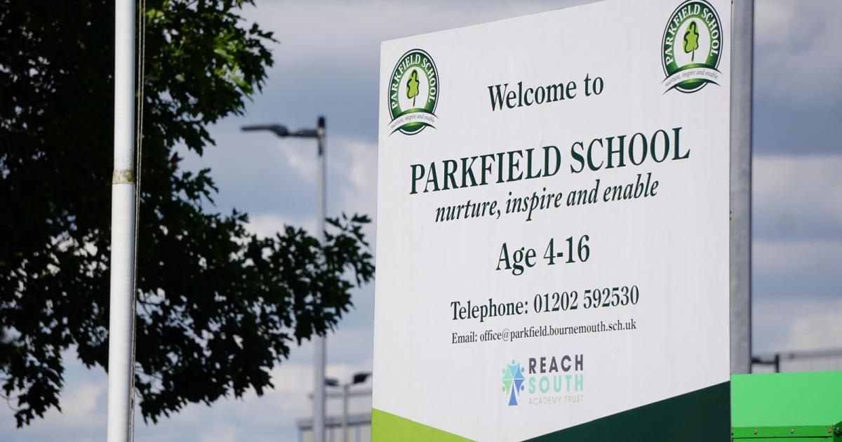 Parkfield School site will be transferred to government dlvr.it/T953NC