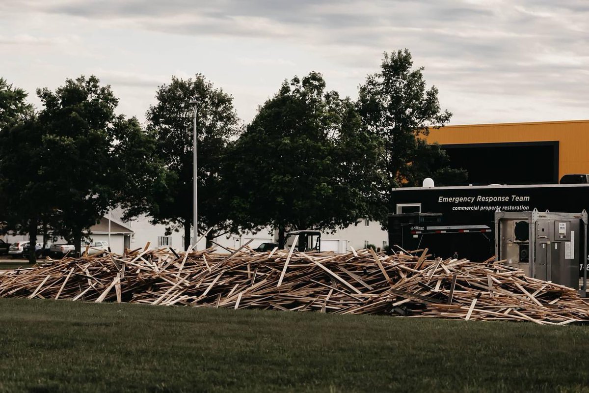 Today we had our meeting for Lincoln’s fall plan. Ideal? No…but, I sure am proud of this community and its resilience in such devastation… this is no exception! 💪🏼Lincoln may physically be separated, but we are still OUR Lincoln family!🐯 #SpencerStrong #TigerPride <a href="/spencercsd/">Spencer Community Schools</a>