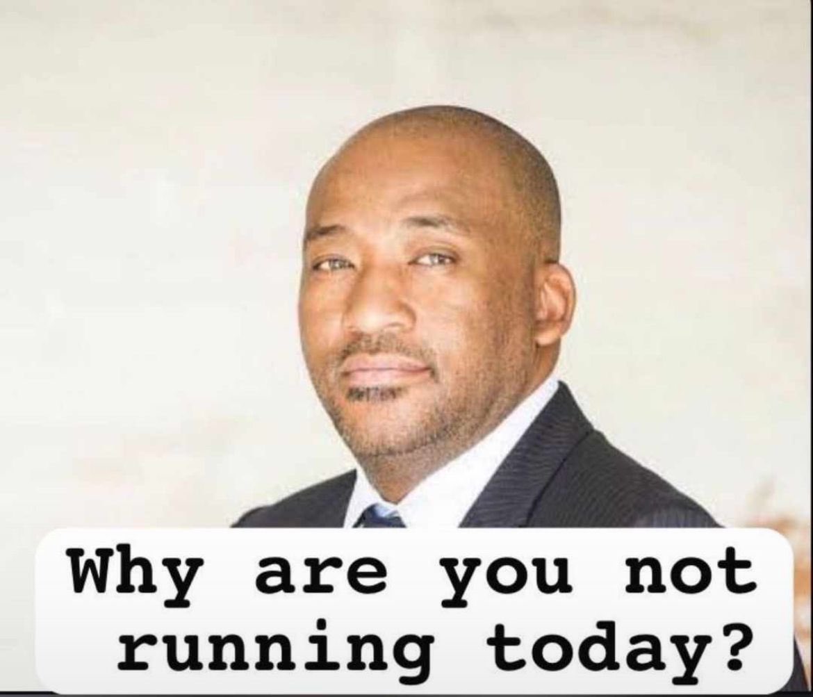 tumisole's tweet photo. #RunningWithTumiSole 

#RunningWithSoleAC 

Here’s an ask from uMinister @GaytonMcK 😀

#Mabagijime #Mabajime https://t.co/38jPEtLSQ3