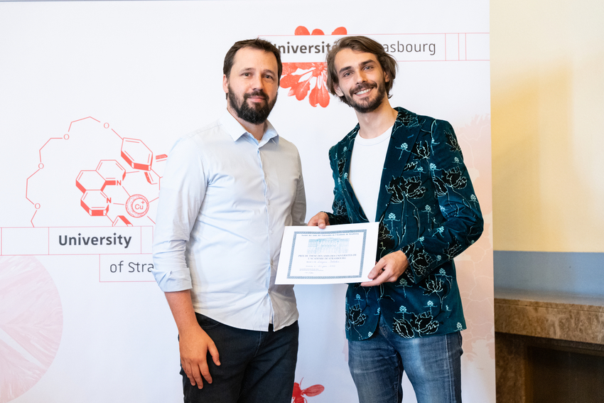 Lazare SALADIN (@saladinlazare) on Twitter photo Very happy to be awarded the PhD prize from the University of Strasbourg! Thanks to my PhD advisor <a href="/Mayeul_Collot/">Mayeul Collot</a> for his support! Very happy to be awarded the PhD prize from the University of Strasbourg! Thanks to my PhD advisor <a href="/Mayeul_Collot/">Mayeul Collot</a> for his support!