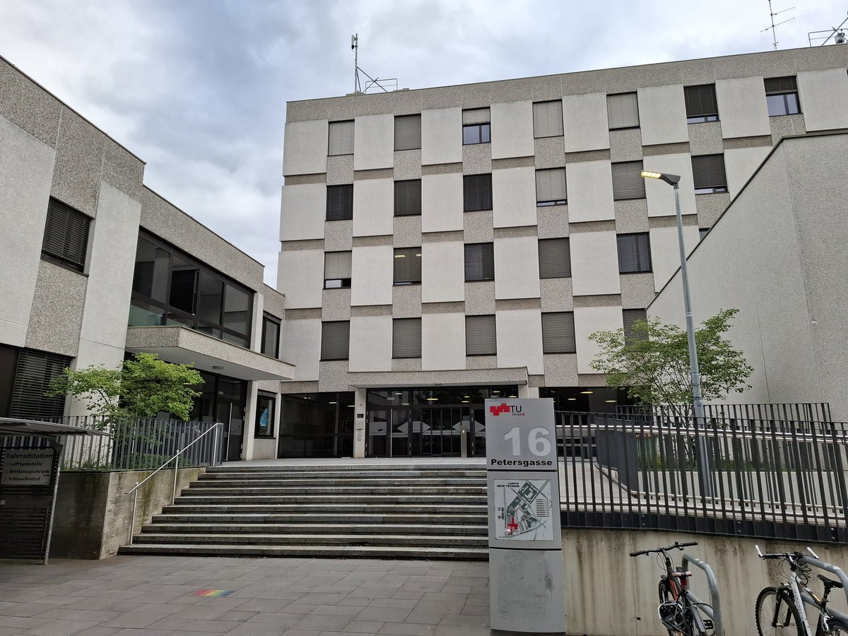 nanobayer's tweet photo. It was great to present 2D+ research at my very first alma mater @tugraz #Graz! Great to be back &amp; give talk in the lecture hall where I attended my first lectures as Bachelor student a small aeon ago... 😁👨‍🎓Many thanks for the invite! #2Dmaterials #SolidStatePhysics https://t.co/LAhka9Q2Ko