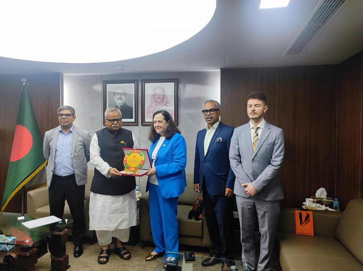 Greece in India tweet media