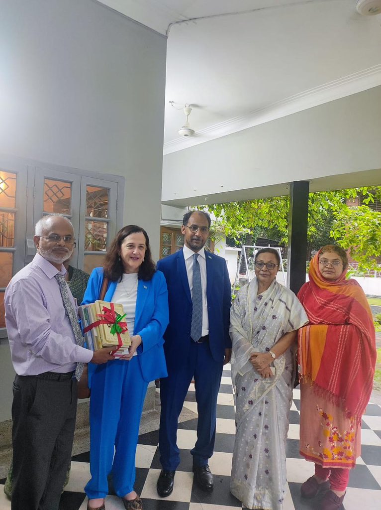 Greece in India tweet media