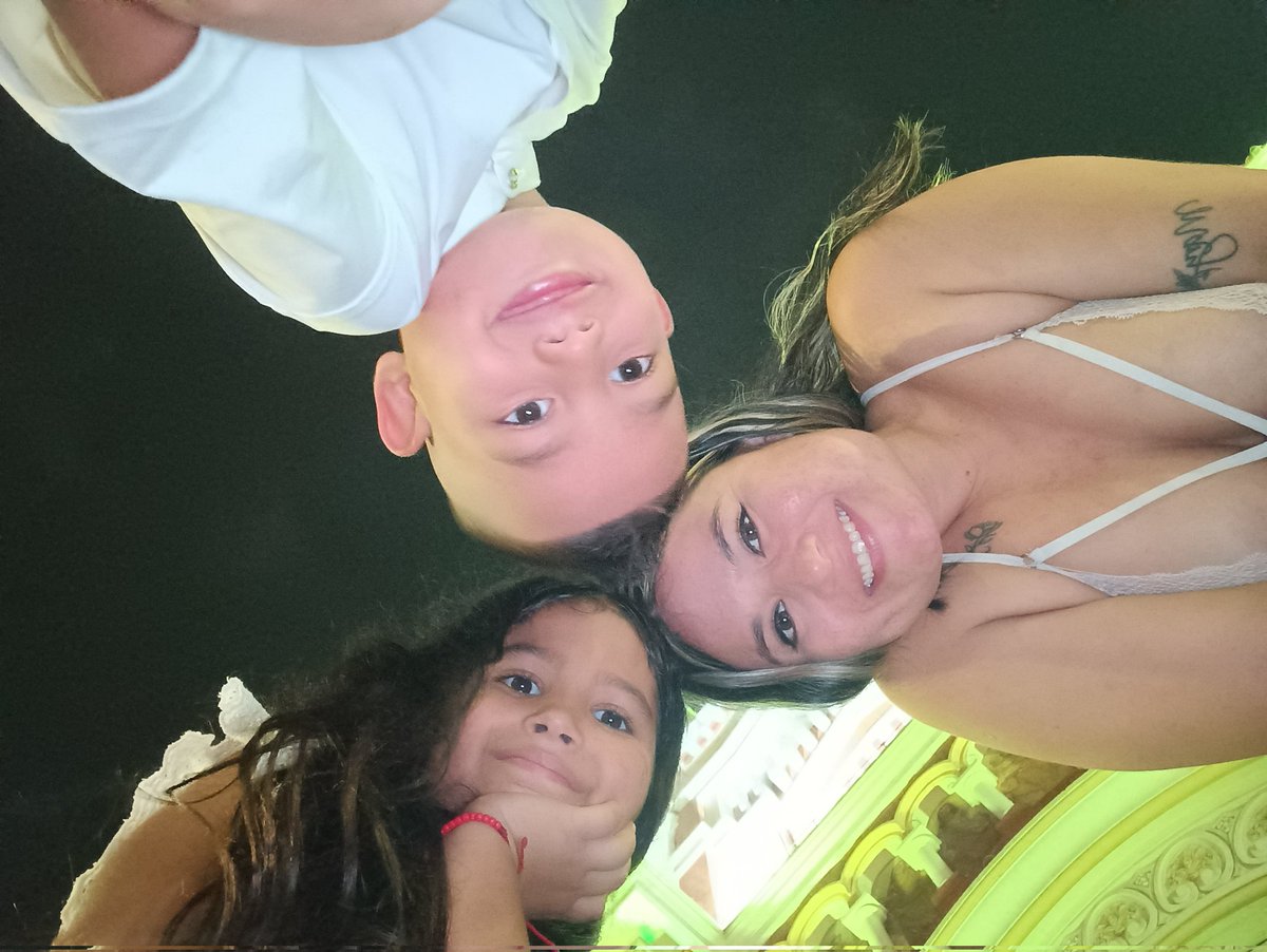 paulasuarez509's tweet photo. Mi más grande tesoro 😍👩‍👧‍👦🙏🏼 https://t.co/3UrfisJgqB