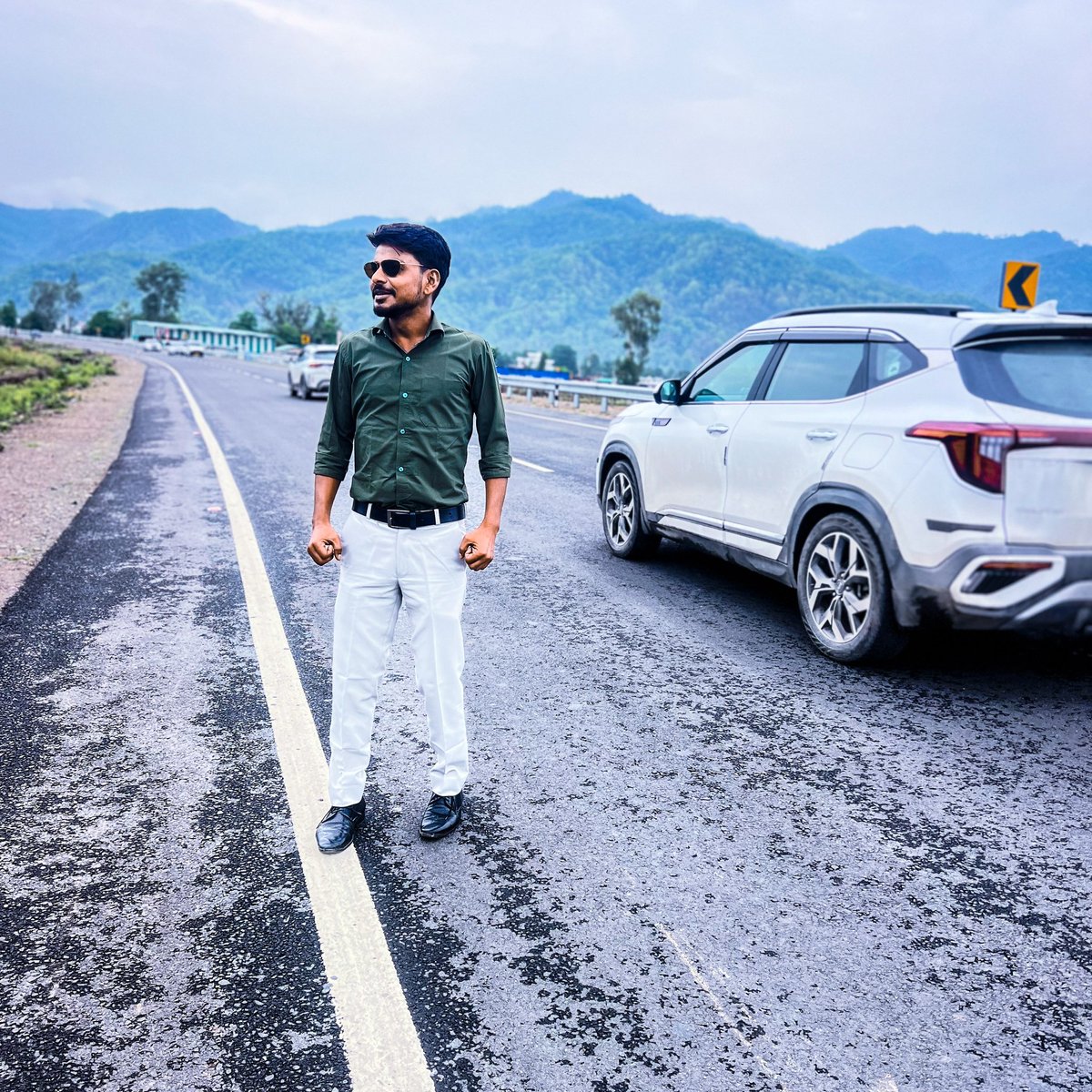 333320Patel's tweet photo. #NewProfilePic https://t.co/rmAuNUOl6N