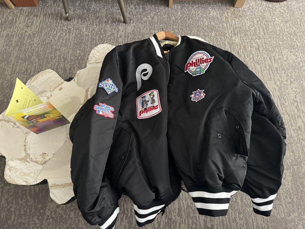 Birthday dinner at the <a href="/WhalingStation/">Whaling Station</a> with <a href="/Keep_DFaith/">Diane Faith</a> and the Ashurst Family, Carl and Sandy. While I’m sporting my new <a href="/Phillies/">Philadelphia Phillies</a> jacket Diane bought me.😍. Thank you for your unconditional love.  I love you soooo much.