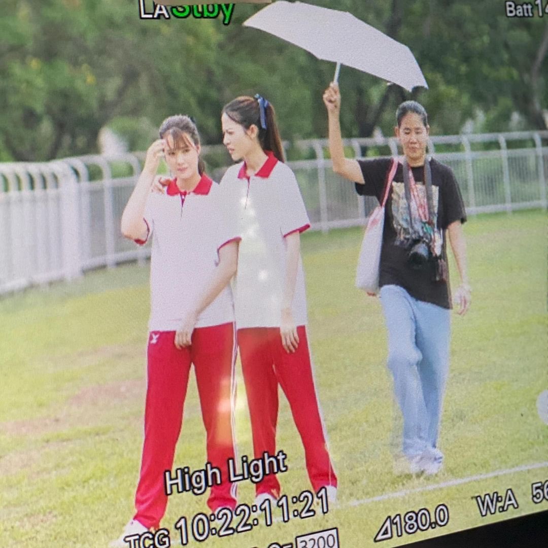 keki_0's tweet photo. ร้อนใช่มั้ยยยย ส่งกลจไปให้สองสาวสู้สู้นะคะะ อีพีแรกได้ยังอ่า คิคิ🫵🏻💗🌟 #สิ้นแสงตะวัน #Beforsunset
#จีน่าซาลาส #เดนีสเจลีสชา 💘 https://t.co/jPEX41E8Ny