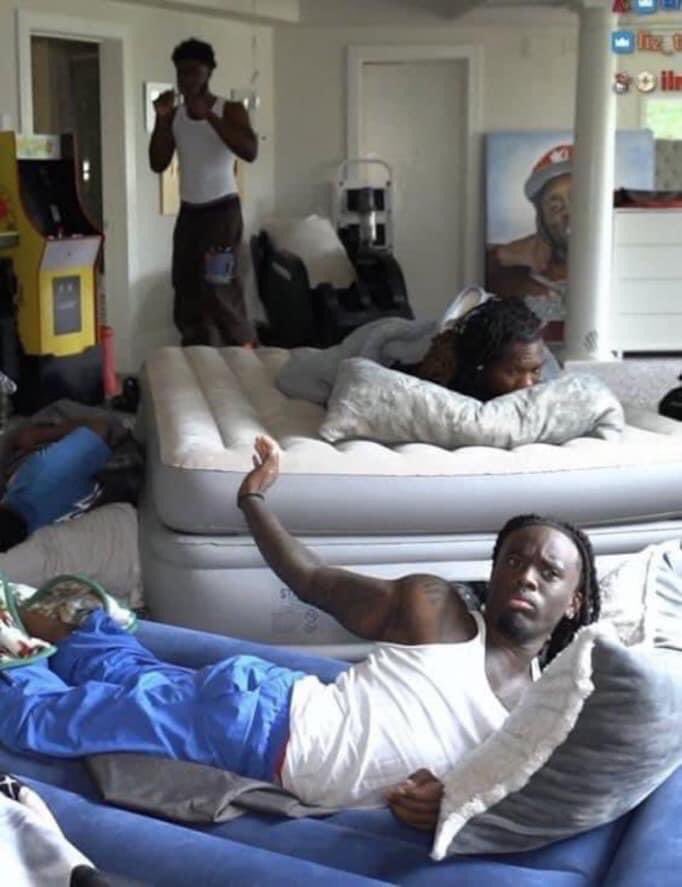 realbbymula's tweet image. Him “you outside with ya thot A$$ friends” 

Me and my friend 😭