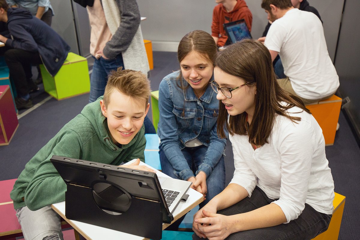 Eine Ampelschaltung programmieren? Ist gar nicht so schwer. In einem der fünf viertiefenden Workshops der #expeditiond können Schülerinnen und Schüler genau das lernen. #twlz #digitaleBildung #digitaleKompetenzen