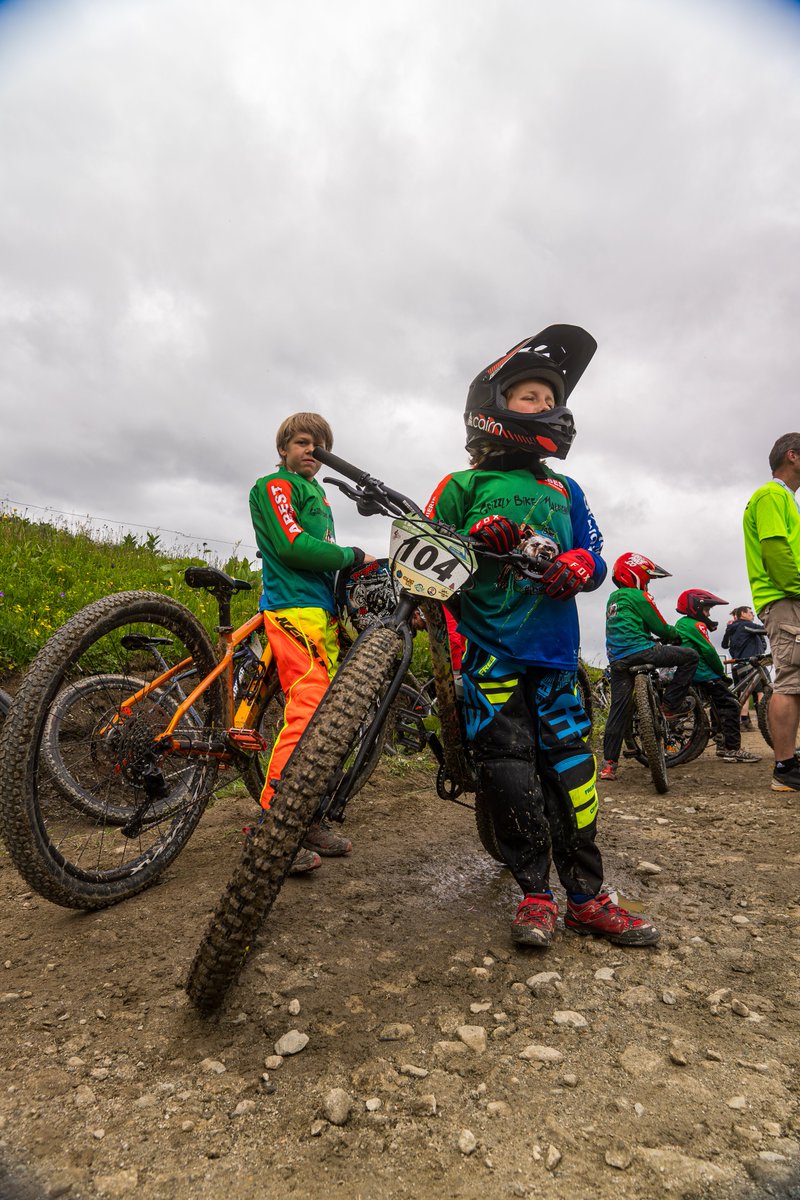 La TDJV 2024 !

Quel plaisir d'avoir pu accueillir toutes les familles des participant(e)s autour d'un évènement comme celui-ci.

Encore un grand merci aux bénévoles !

#mysfl #saintfrancoislongchamp #vtt #dh #summer #family
