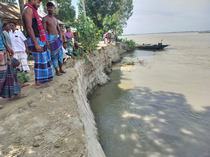 শেষ সম্বল টুকু যমুনার পেটে, তীব্র ভাঙনে আশ্রয়হীন অর্ধশতাধিক পরিবার
