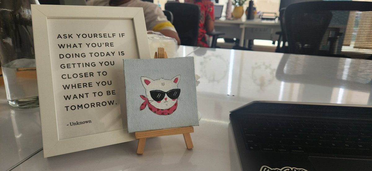 Some motivation and ton of swag on the desk 😎
Swag courtesy <a href="/NakshataP/">Nakshata Patel</a>