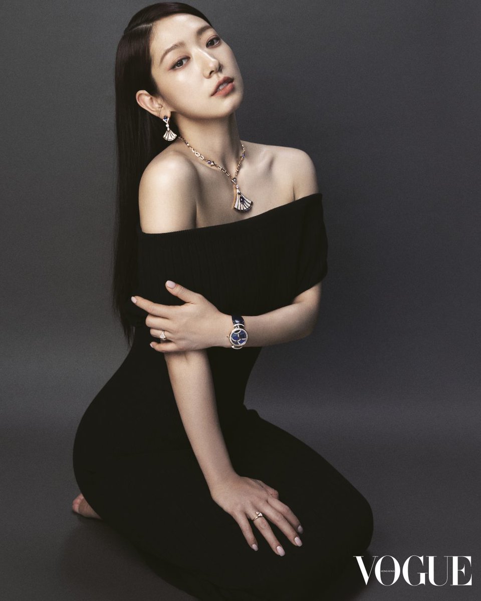 PSH_BaiduBar's tweet photo. 《VOGUE》Hong Kong   Park Shin-Hye On Her Biggest Lesson In Acting And Her Upcoming Drama “The Judge From Hell”
   #朴信惠  #박신혜 #ParkShinHye #パク・シネ  #パクシネ Details👉 【   https://t.co/KrxlaOvDyi 】 https://t.co/u4ovjOasCo