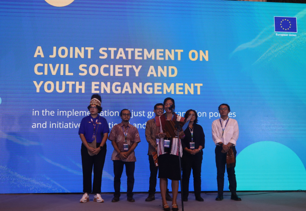 Yappika's tweet photo. Pernyataan Bersama: Keterlibatan #MasyarakatSipil dan Pemuda dalam Pelaksanaan Kebijakan dan Inisiatif #TransisiHijauBerkeadilan di Tingkat Nasional dan Lokal

Selengkapnya dapat dibaca di https://t.co/iPYFZJKEVR

#MasyarakatSipil #Pemuda #Kebijakan #TransisiHijaiBerkeadilan https://t.co/TbGV0f4OsB