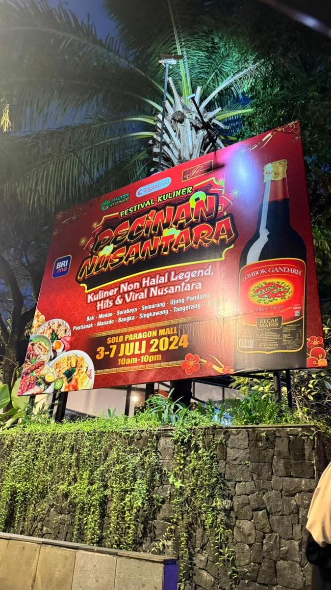 Kuliner Non Halal itu sama dengan kuliner yg HARAM ya!

Dah bisa ditebak isi menu2nya, kalok enggak babi, anjing, khomer dst!

Innalillaahi.