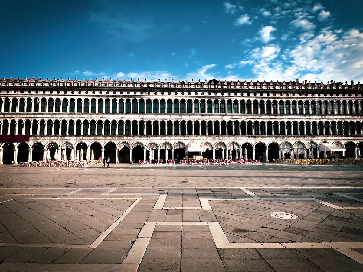 turistickeprice's tweet photo. Road trip of 3068 km through Italy and the Cote d'Azur to Provence: The first point is Venice and an attempt to tour without the usual crowds
#touriststories #Venice #italy_vacations 

https://t.co/vfKR0P2DUq https://t.co/YobIHMtVyR