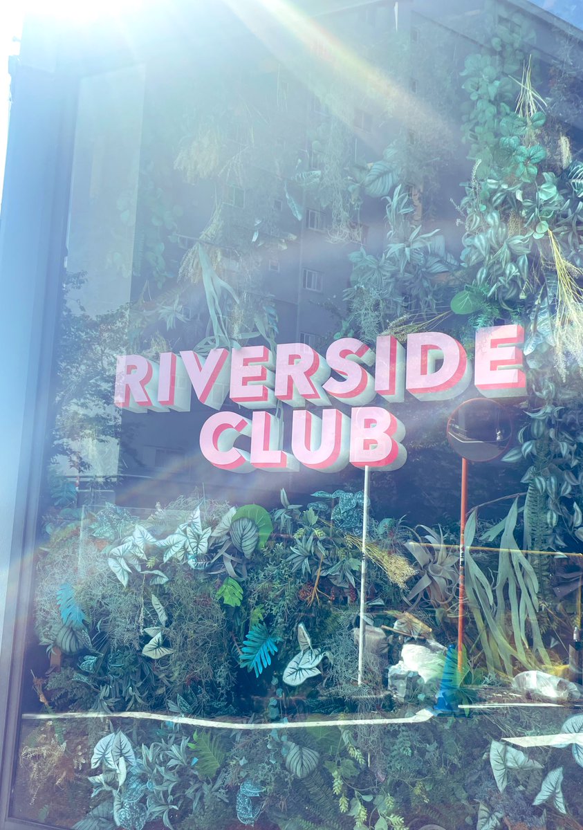 ririco71923's tweet photo. からの #RIVERSIDECLUB へ避難☕️
ナカムラジェネラルストアさんのお品が!ここのスコーン大好物🍪アイスラテと一緒に😋
ソファは座ってる方もいらしたので眺められる席から📸レイアウトは変わっているけど雰囲気味わえたー🥰
#佳乃と希と杏そして中村
#中村倫也
#トップコートランド https://t.co/qRE7kLhZPA