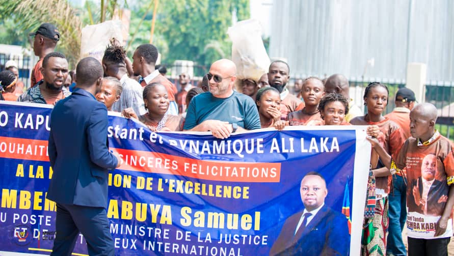 Même la Communauté internationale est venue soutenir le choix de Maïtre MBEMBA KABUYA Samuel au poste de Vice-Ministre de la Justice et Contentieux international.