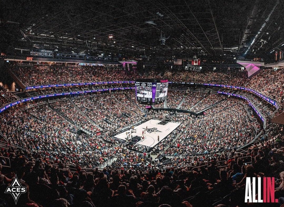 Maanuf96's tweet photo. 20.366 ESPECTADORES 🤯

El partido de la fase regular de la WNBA con más público en el pabellón desde el año 1999.

Si lo cuidas, vende y mucho.

(📍 Las Vegas) https://t.co/prML5wDqLg