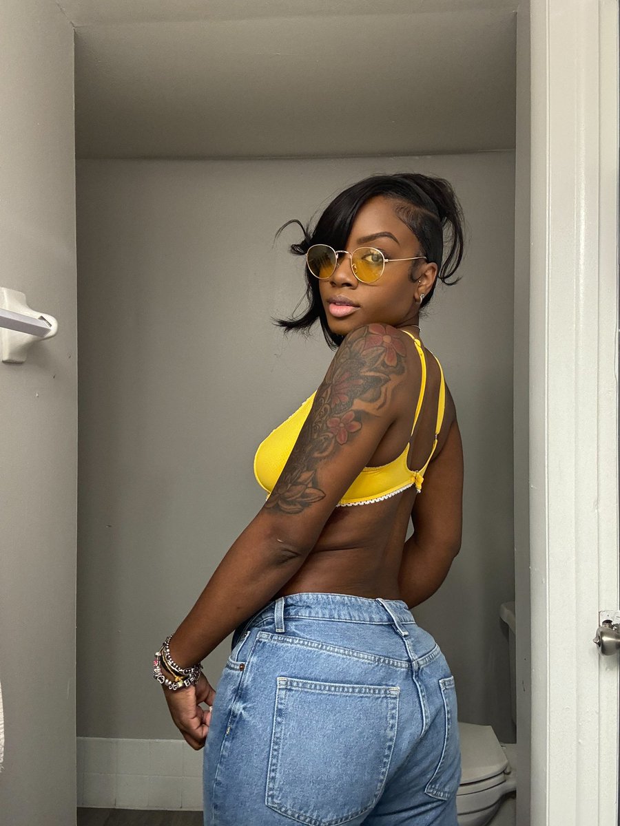 Dallasaquarius's tweet photo. 💛 #followme https://t.co/G3HIshXTLx