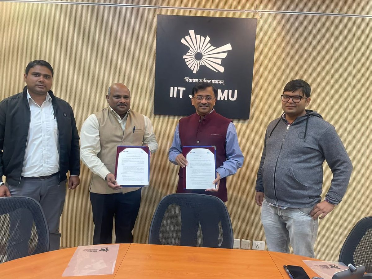 CstVerse's tweet photo. CST Advanced Systems and @IITJammu Collaborate to Revolutionize Future Warfare
#CST #CSTAdvancedSystems #IITJammu #Collaborations #FutureSoldier #Military #MilitaryTechnology #Defence #DefenceTechnologies #MakeinIndia #Cybersecurity 

Read more: https://t.co/bF5HNrCKCd https://t.co/GjnLsRFYEl