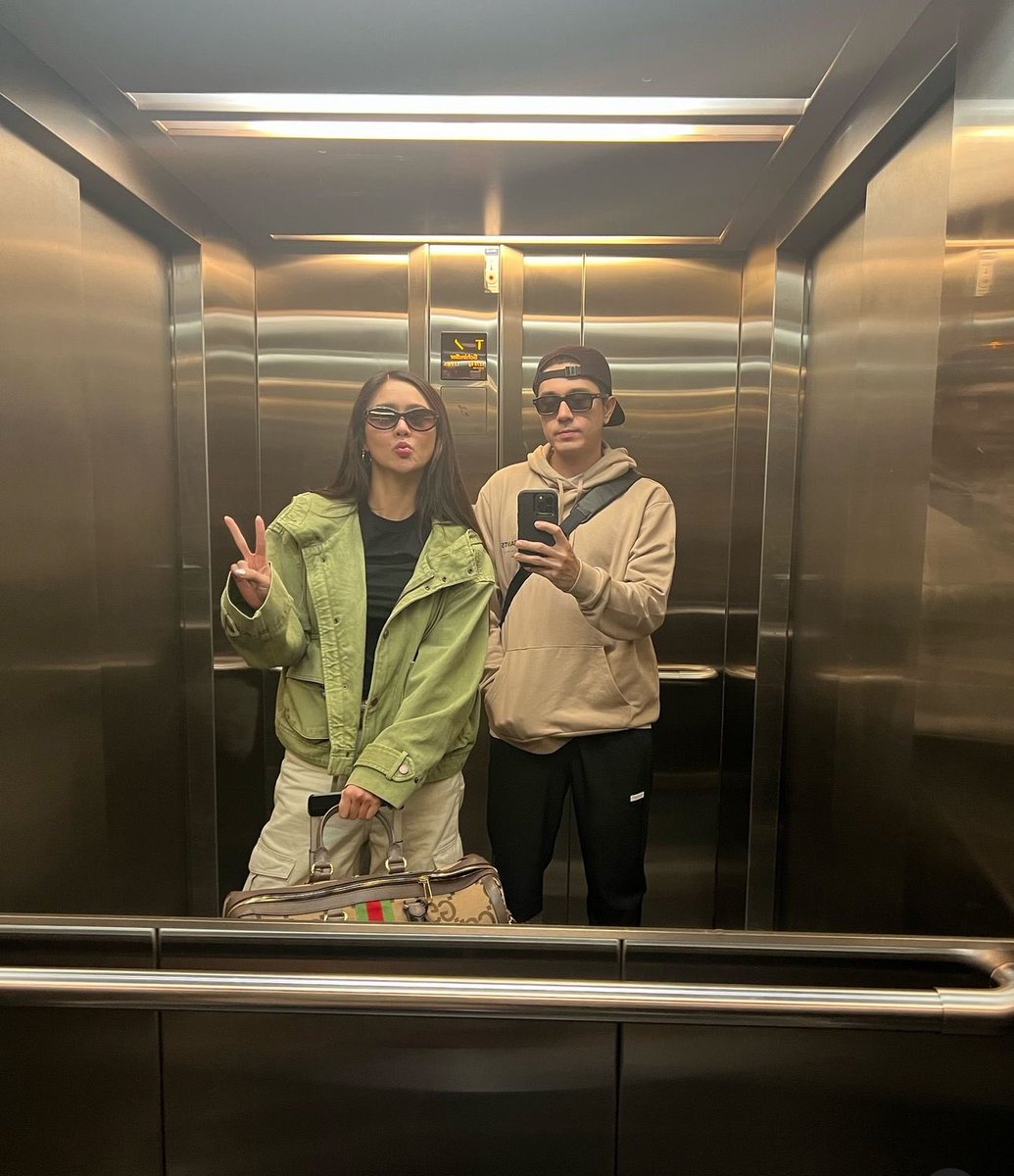 pauloovvee's tweet photo. PUTANGINAAAAA PAANO KO KAKAYANIN TO? SA CELLPHONE NYA PA TALAGA??? HAYOPPPPPPP. 😭😭😭 https://t.co/wJfkRHiWKn