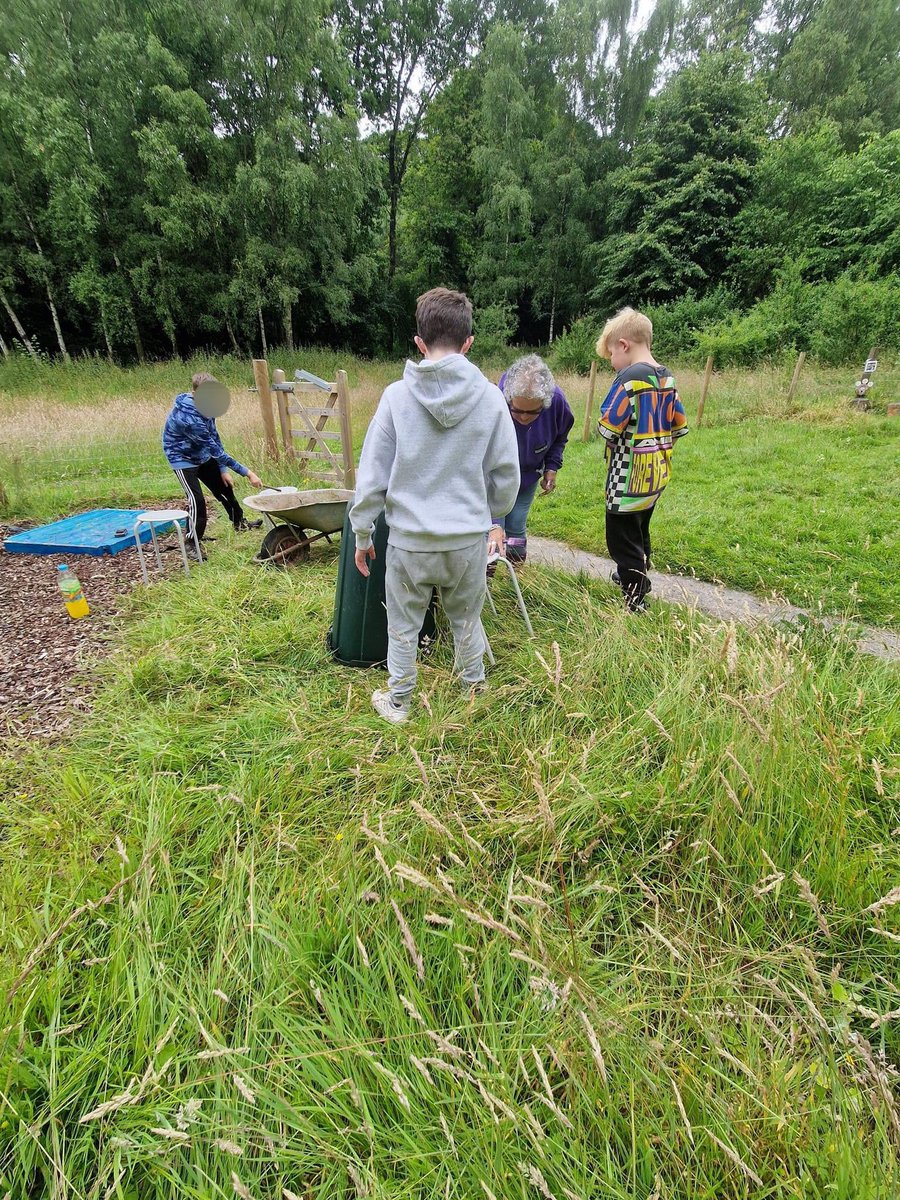 BSpaceUK's tweet photo. Some pics from Tuesday's AP group. They spruced up the kids section in the community garden, cleaned out the birds 🐔🦆 &amp; did all the jobs at the yard 🚜 Well done everyone 😊 https://t.co/KOI9xSlhPD