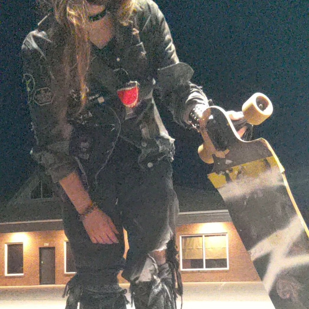 Sk8FastImTrash's tweet photo. Hello Followers who probably never see me anymore. Here is a little post since I never use this app anymore really. 🐀 https://t.co/drd0IEPkVH