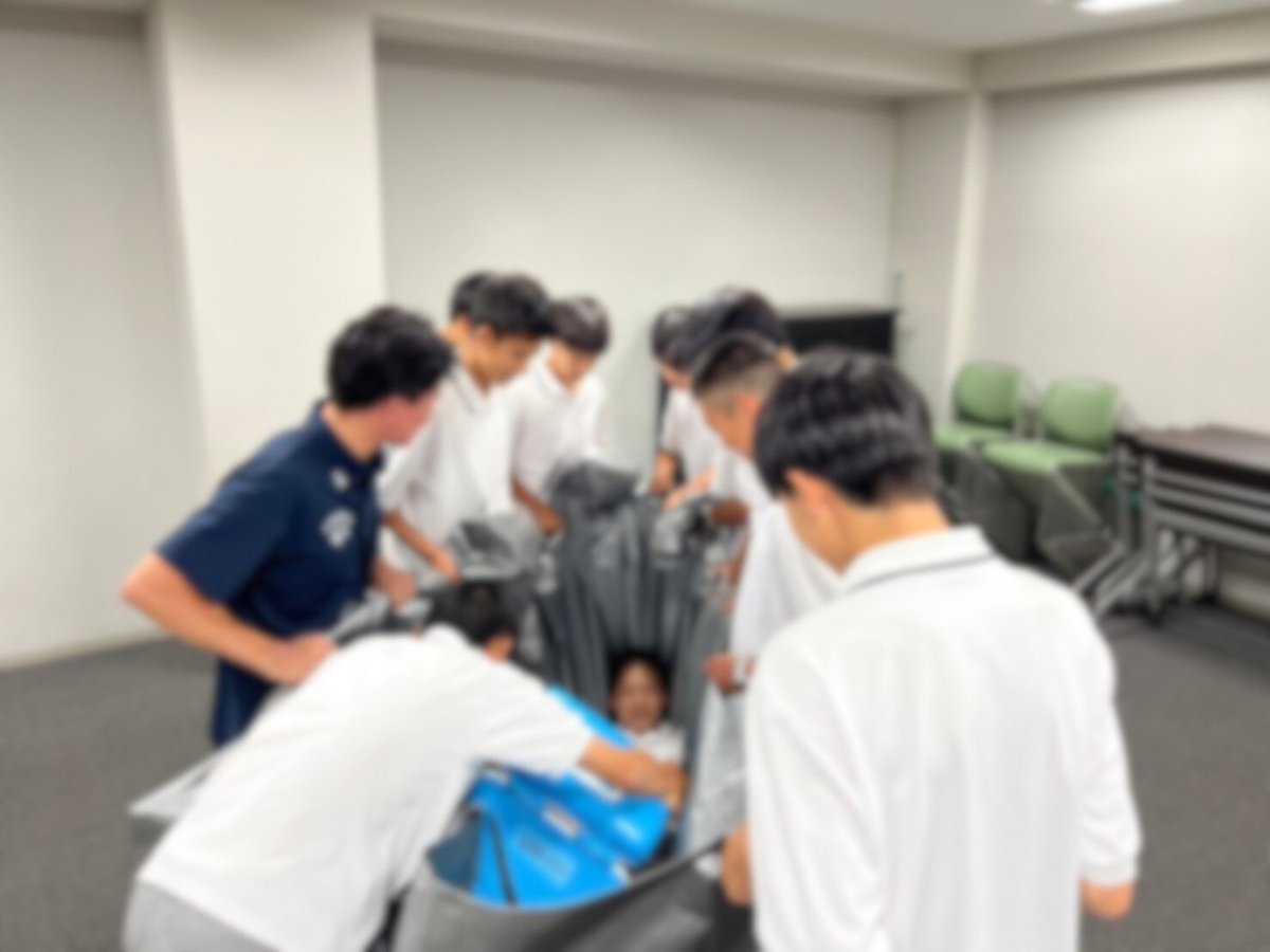 chukyoAT's tweet photo. 【高大連携事業】
高校の部活動対象に熱中症の講習会を実施しました！

スタッフだけではなく、選手自身も多く参加し、予防と応急手当を学びました！

一歩ずつですが、学校安全も充実してきています！

#中京大中京
#中京大学 
#熱中症 https://t.co/6mUpCLg0yp