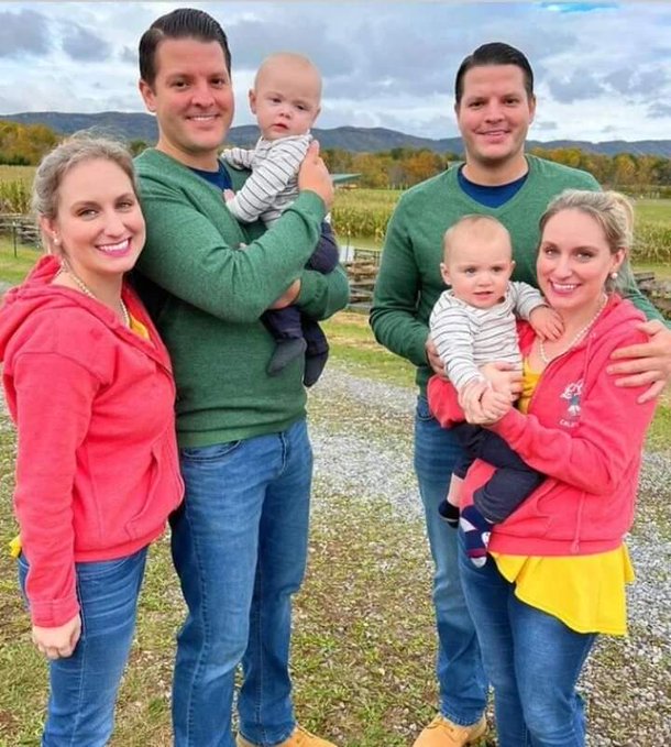Rainmaker1973's tweet photo. Identical twin sisters marry identical twin brothers. 

Meet their children. Apart from sharing a strong resemblance, they are legally cousins, but genetically they are brothers.

[📷 salyerstwins] https://t.co/k2n1D4mfWf