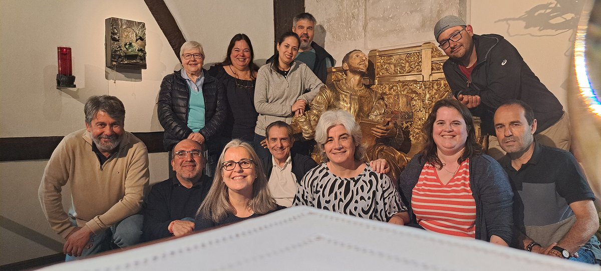 migrantes_sj's tweet photo. Algunas personas de las obras que forman nuestra #redSJM han participado en la I Edición de los Ejercicios Espirituales de @socialjesuitas en Loyola. Ser conscientes de la riqueza de una espiritualidad que conjuga acción y contemplación, fe y justicia. 

➡️https://t.co/xn1LzrB6mS https://t.co/tlCQssHoEm