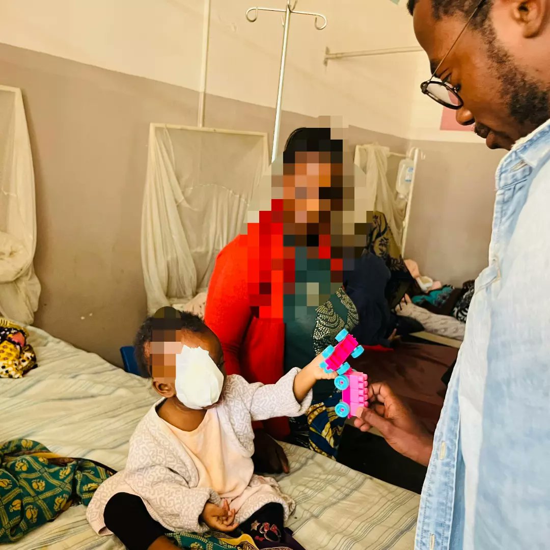 ACDAsbl's tweet image. Les parcours résilients des enfants victimes de cancer🎗 en RDC🇨🇩.

Notre programme d'assistance psycho-sociale des enfants malades de cancer a lieu du lundi au vrendredi aux Cliniques Universitaires de Lubumbashi.

@DeboraK_RDC , @leParrainRDC , @NELLYTSHELAMUT