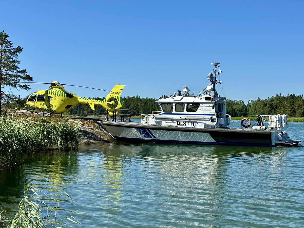 FinnHEMS-lääkärihelikopteritoiminta (@finnhems) on Twitter photo Sujuva #viranomaisyhteistyö on hyvän toiminnan edellytys ja lähtökohta koko Suomessa 🤝
Turun #lääkärihelikopteri ja <a href="/meriraja/">Merivartiosto - LSMV</a> hoitivat potilasta yhteistehtävällä saaristossa kilometrien venematkan päässä viime viikon lopulla 🚁🛥️
#ensihoito #viryt <a href="/Sisaministerio/">Sisäministeriö</a> <a href="/STM_Uutiset/">Sosiaali- ja terveysministeriö</a> Sujuva #viranomaisyhteistyö on hyvän toiminnan edellytys ja lähtökohta koko Suomessa 🤝
Turun #lääkärihelikopteri ja <a href="/meriraja/">Merivartiosto - LSMV</a> hoitivat potilasta yhteistehtävällä saaristossa kilometrien venematkan päässä viime viikon lopulla 🚁🛥️
#ensihoito #viryt <a href="/Sisaministerio/">Sisäministeriö</a> <a href="/STM_Uutiset/">Sosiaali- ja terveysministeriö</a>