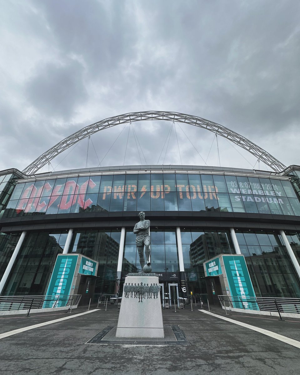 Are you ready? ⚡️

<a href="/acdc/">AC/DC</a> #PowerUpTour is here!