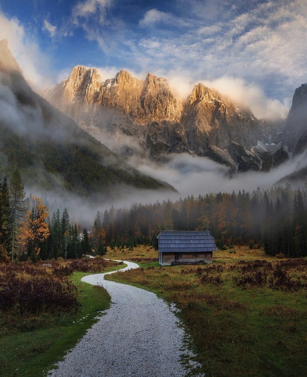 Julian Alps, Slovenia
📸 :Boris Michaliček 
#Slovenia 🇸🇮 #julianalps #kranjskagora #mountains #sunrise #spring #hiking #naturephotography #traveling #beautifuldestinations #travelphotography