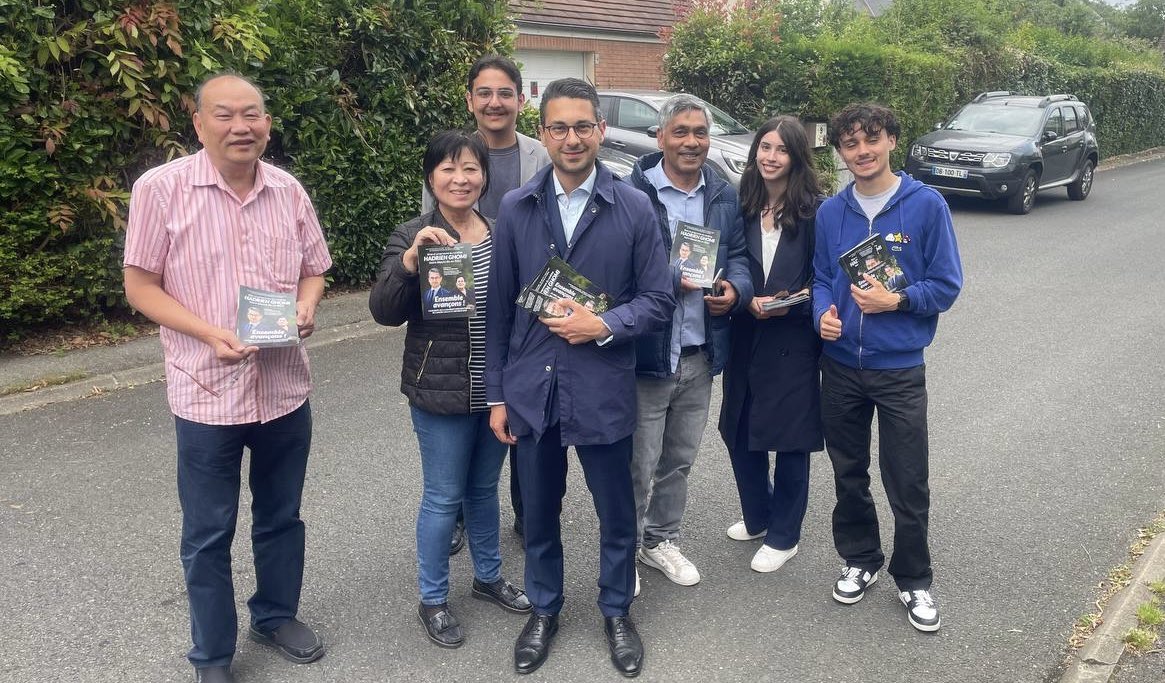 Bussy-Saint-Georges, Torcy, Roissy-en-Brie : encore et toujours sur le terrain pour convaincre !

Face aux propositions démagogiques des deux extrêmes, mobilisons-nous pour l’emporter au second tour.

Je compte sur vous !

#Circo7708