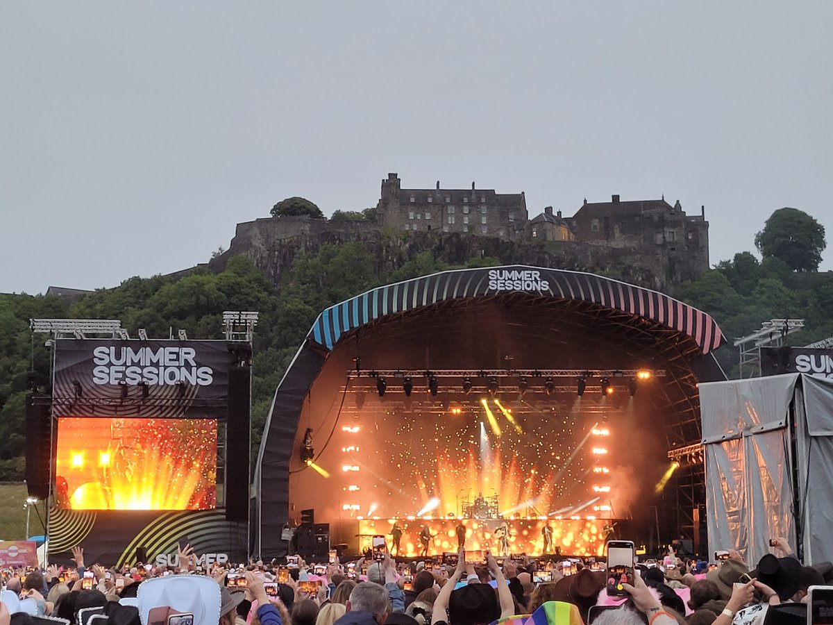 Did any of you enjoy the #StirlingSummerSessions this week? 
#DYK that the space was used for an outdoor concert (we think for the first time!) for A Day for Scotland back in 1990?  archives.wordpress.stir.ac.uk/2020/06/11/we-…

Hasn't changed a bit! 
<a href="/SmmrSessions/">Summer Sessions</a> #SummerSessions2024