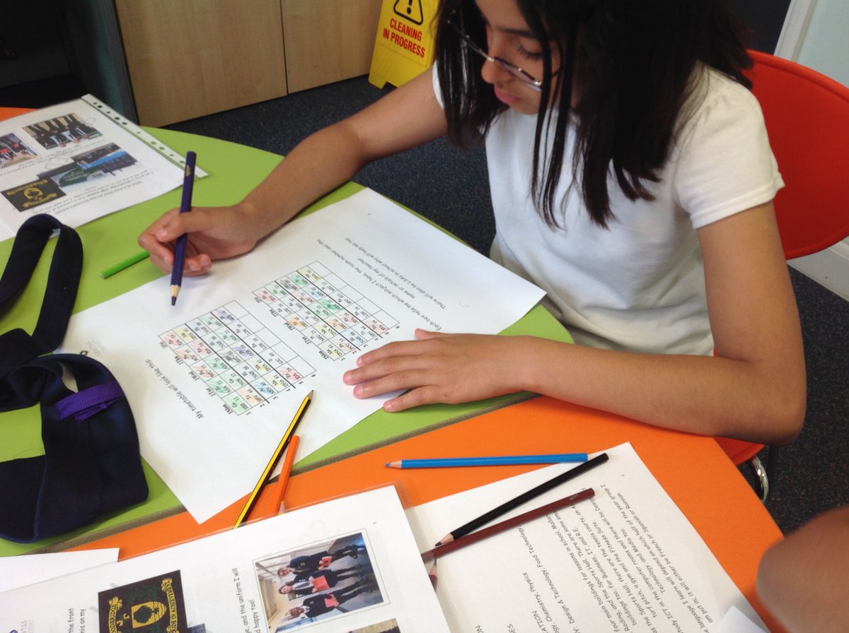 RayLodgePrimary's tweet image. Some of our Year 6 pupils are learning to use and follow a timetable, a crucial skill for secondary school success! 🕒 Transition support ensures they&apos;re ready to thrive in their new environment, building confidence and independence. 🌟 #TransitionSuccess #Year6 #FutureReady