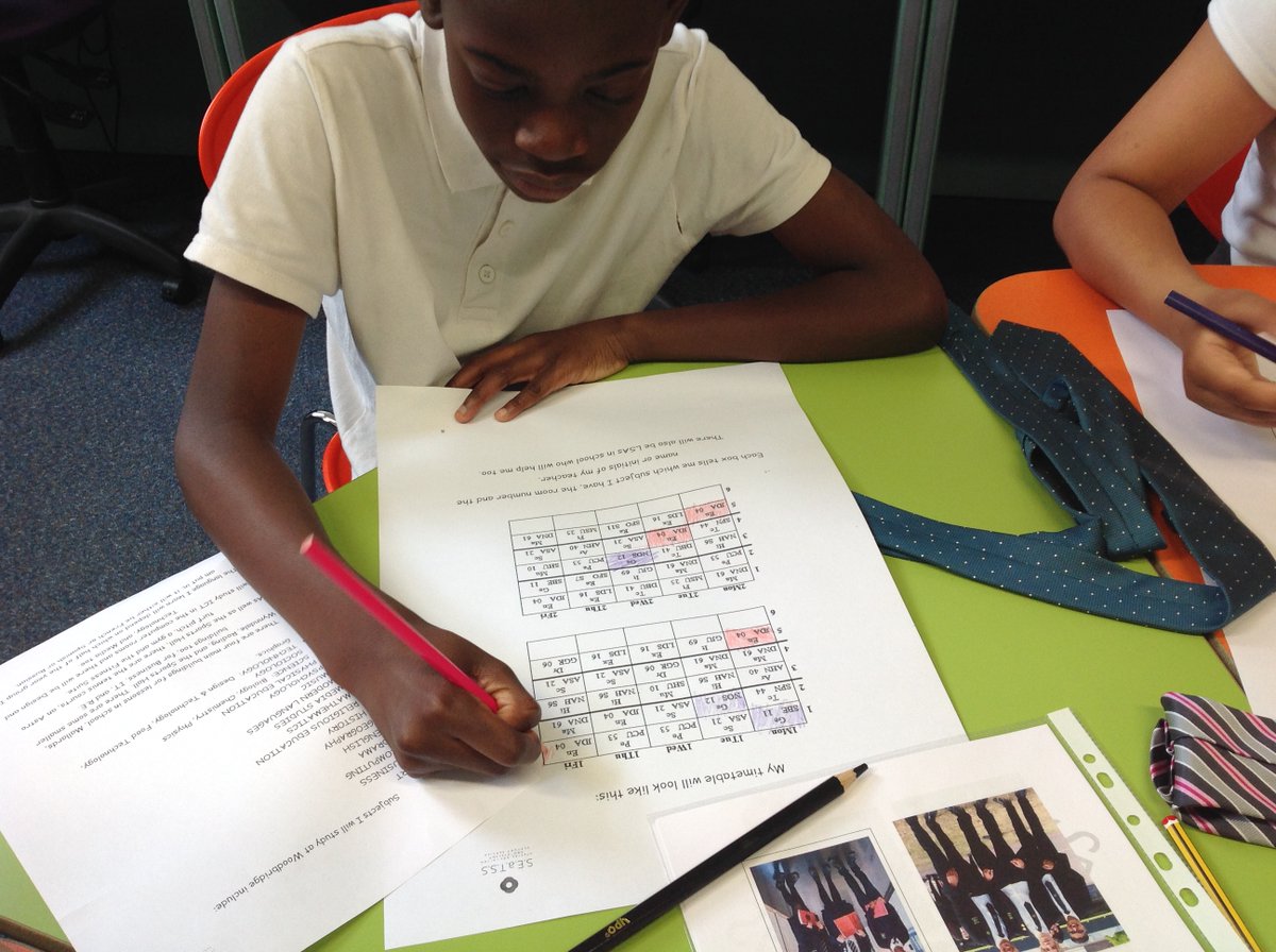 RayLodgePrimary's tweet image. Some of our Year 6 pupils are learning to use and follow a timetable, a crucial skill for secondary school success! 🕒 Transition support ensures they&apos;re ready to thrive in their new environment, building confidence and independence. 🌟 #TransitionSuccess #Year6 #FutureReady