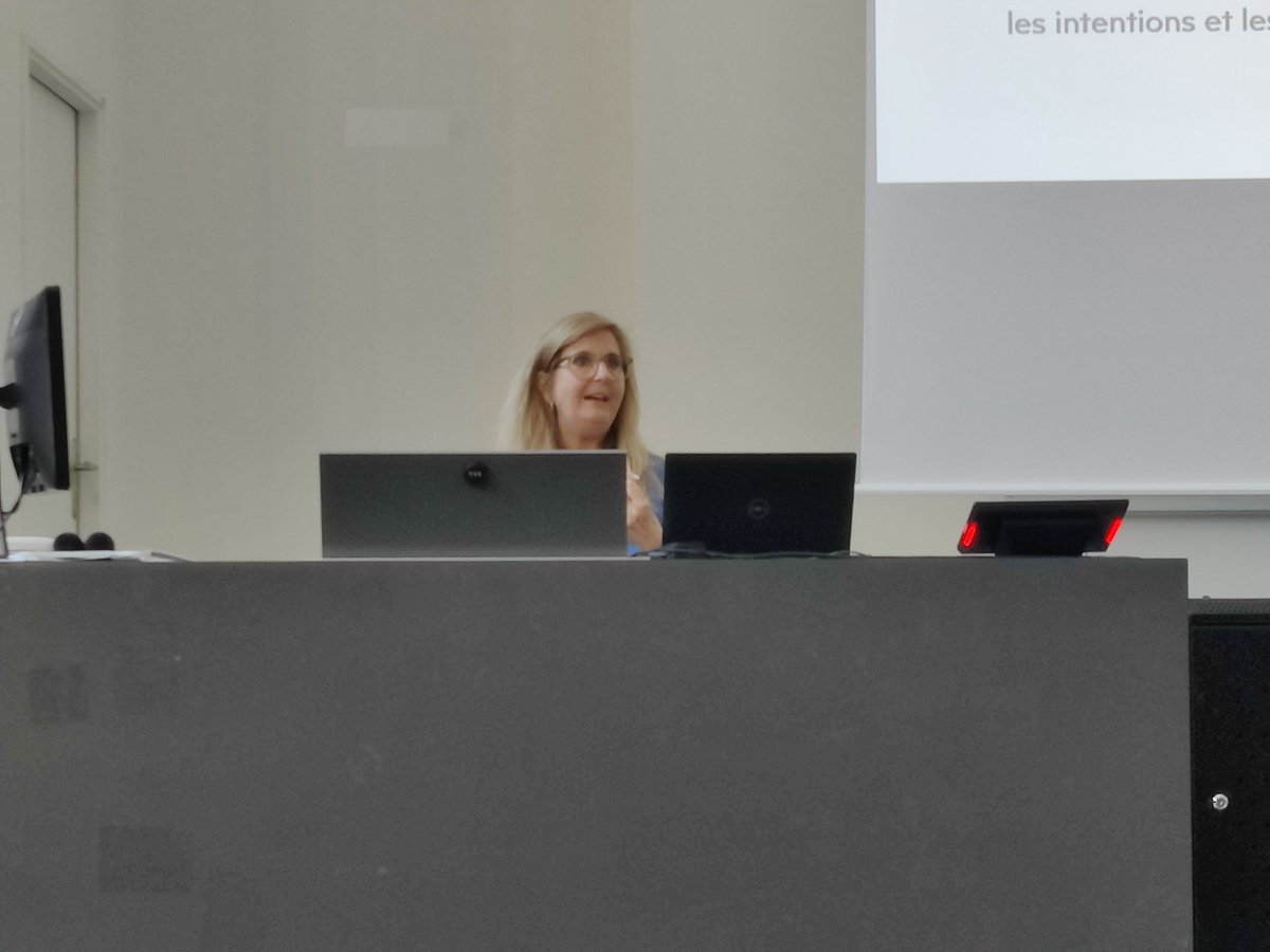 Caroline Vincent tweet media