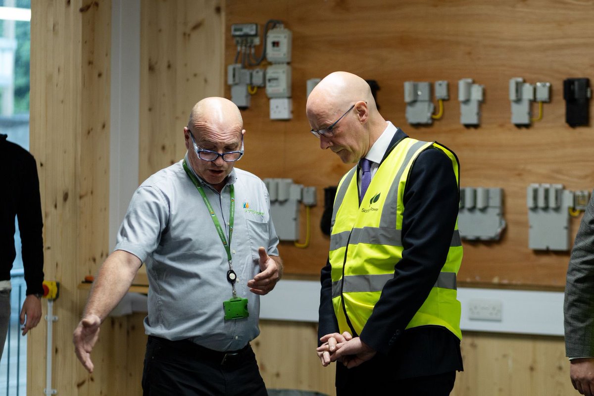 theSNP's tweet photo. 🚌 First stop of the day - Cumbernauld and Kirkintilloch, supporting @Stuart_McDonald.

👷‍♂️ Great to visit the Scottish Power training centre and meet apprentices and staff.

🗳️ Seats across Scotland are on a knife edge. #VoteSNP tomorrow to make Scotland’s voice heard. https://t.co/E7w5d8fToP